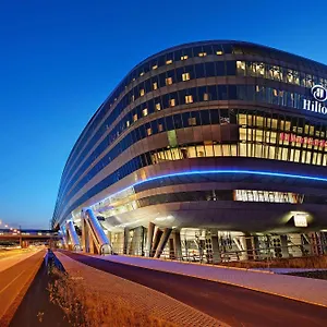 Hilton Frankfurt Airport מלון